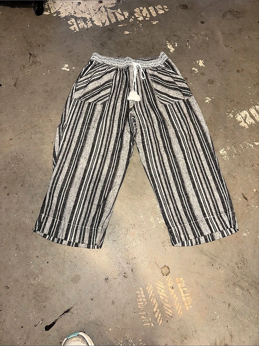 Westbound Striped Wide Leg Pants in Black & White Size XL